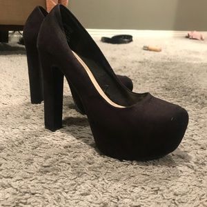 Sexy Black pumps! Barely worn